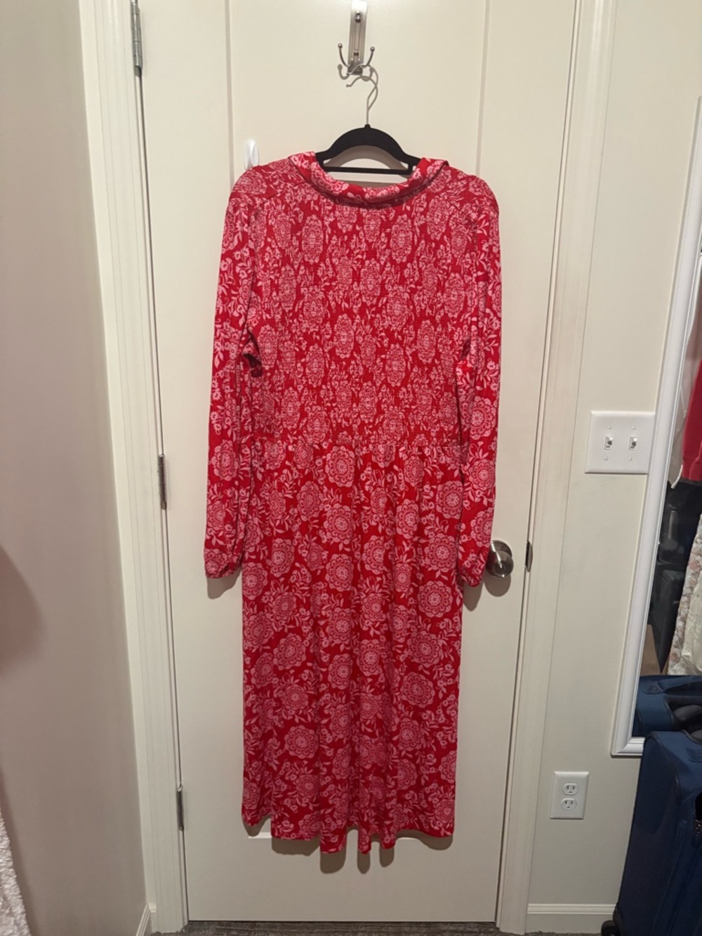 Boden Smocked Jersey Shirt Dress
Merida Red, Decorative Blossom 20/22 NWT - Picture 8 of 8